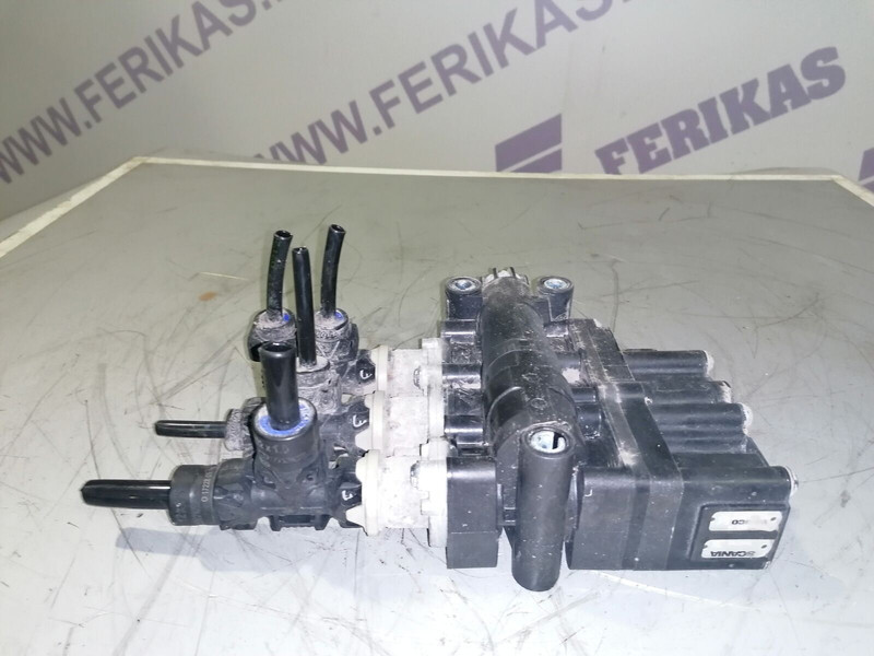 Scania Solenoid valve Air suspension - Ventil pro Nákladní auto: obrázek 1 Scania Solenoid valve Air suspension - Ventil pro Nákladní auto: obrázek 1