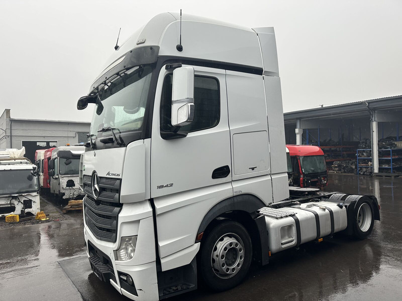 Mercedes-Benz Actros MP4 - Tahač: obrázek 2 Mercedes-Benz Actros MP4 - Tahač: obrázek 2