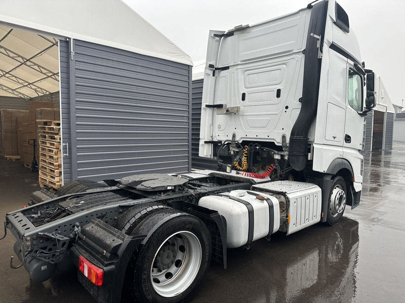 Mercedes-Benz Actros MP4 - Tahač: obrázek 4 Mercedes-Benz Actros MP4 - Tahač: obrázek 4