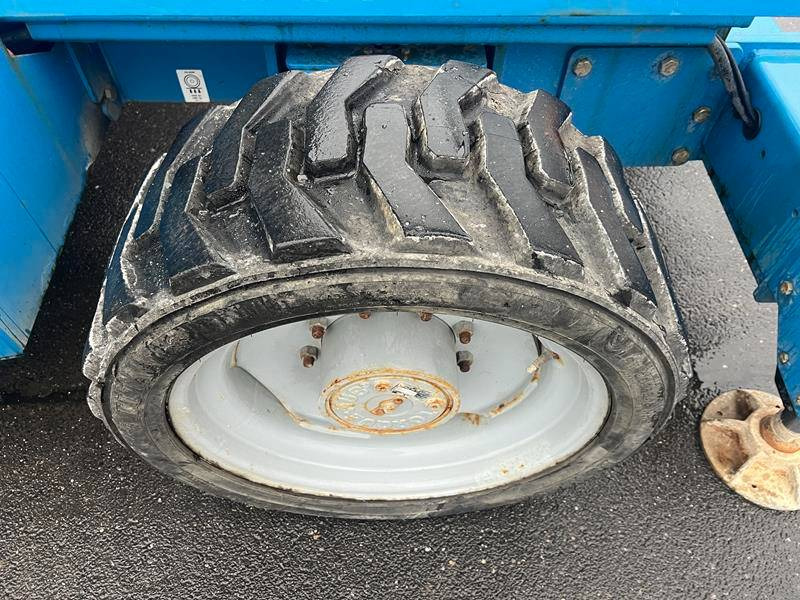 Genie GS5390 RT diesel 4x4 18m (1711) leasing Genie GS5390 RT diesel 4x4 18m (1711): obrázek 16