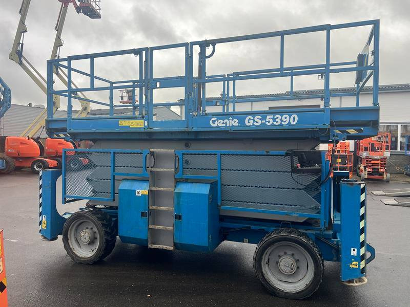 Genie GS5390 RT diesel 4x4 18m (1711) leasing Genie GS5390 RT diesel 4x4 18m (1711): obrázek 6