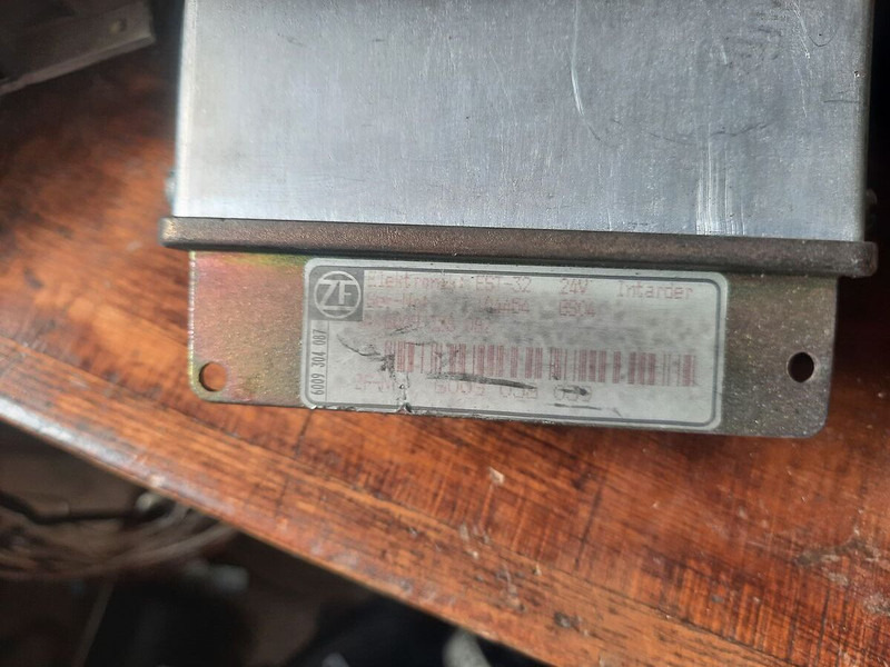 Bosch Bader 0504.1.A00 EST-32 - Řídicí blok: obrázek 3 Bosch Bader 0504.1.A00 EST-32 - Řídicí blok: obrázek 3