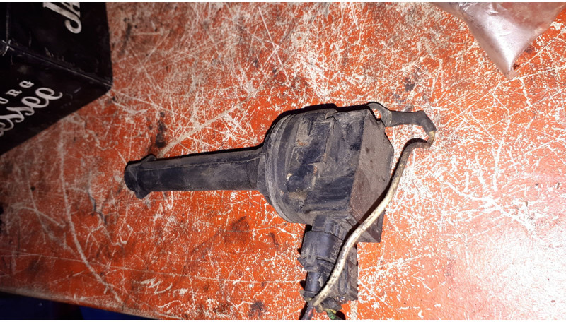 Bosch колпак свечи 15W263 катушка зажигания 08T199 - Motor a díly: obrázek 3 Bosch колпак свечи 15W263 катушка зажигания 08T199 - Motor a díly: obrázek 3