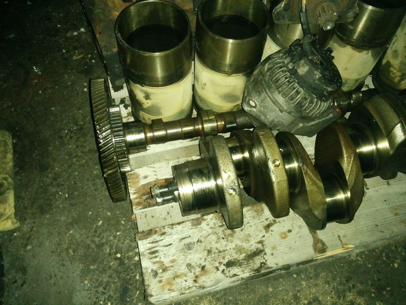 MAN E 2876 LOH 02 - Motor a díly: obrázek 2 MAN E 2876 LOH 02 - Motor a díly: obrázek 2