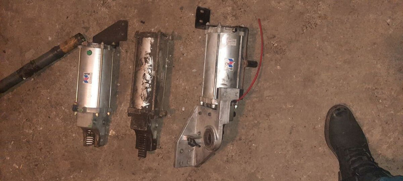 Scania механизм закрытия дверей - Dveře a díly: obrázek 4 Scania механизм закрытия дверей - Dveře a díly: obrázek 4