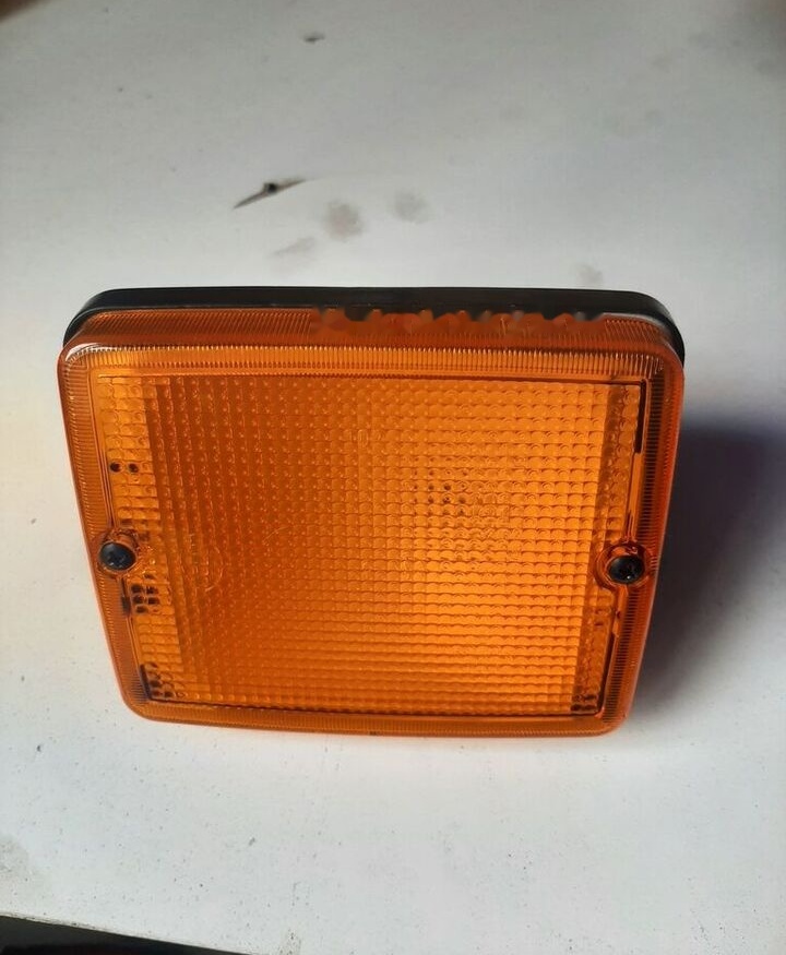 Volvo 1110985 vo 70305322 Volvo 70305322 - Signál otočení pro Autobus: obrázek 4 Volvo 1110985 vo 70305322 Volvo 70305322 - Signál otočení pro Autobus: obrázek 4