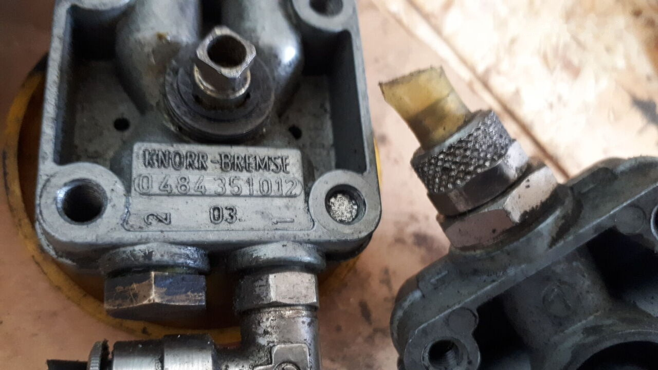WABCO Volvo - Brzdový ventil pro Autobus: obrázek 1 WABCO Volvo - Brzdový ventil pro Autobus: obrázek 1