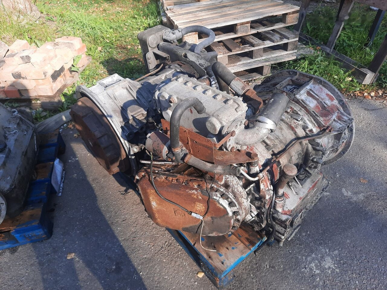 ZF 5HP 590 .5HP602c. 5HP502C . 5HP500 .4HP500 / dlya Mersede Scania Volvo B 6 - Převodovka pro Autobus: obrázek 1 ZF 5HP 590 .5HP602c. 5HP502C . 5HP500 .4HP500 / dlya Mersede Scania Volvo B 6 - Převodovka pro Autobus: obrázek 1