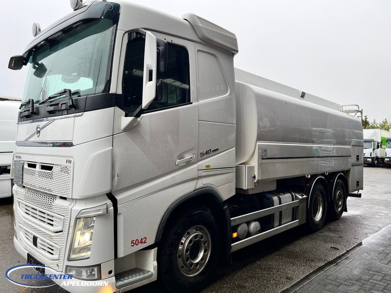 Volvo FH 540 17800 Liter, 4 Compartments, Retarder, Steering axle - Cisternové vozidlo: obrázek 3 Volvo FH 540 17800 Liter, 4 Compartments, Retarder, Steering axle - Cisternové vozidlo: obrázek 3
