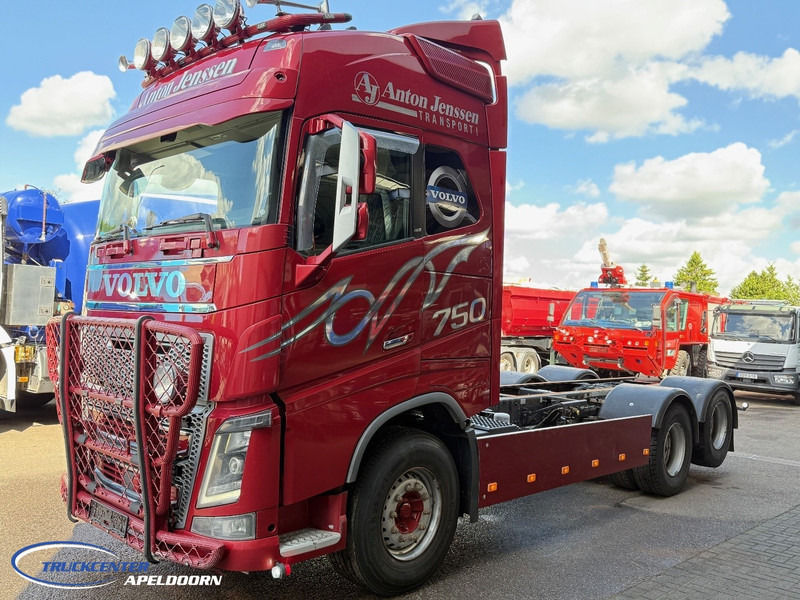 Volvo FH 750 6x4 Tandemlift, Retarder, PTO - Podvozek s kabinou: obrázek 3 Volvo FH 750 6x4 Tandemlift, Retarder, PTO - Podvozek s kabinou: obrázek 3
