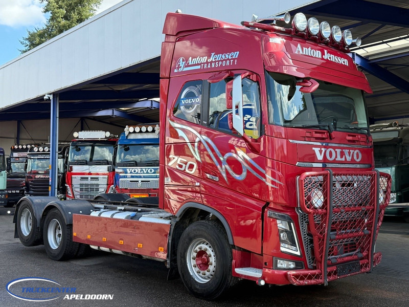 Volvo FH 750 6x4 Tandemlift, Retarder, PTO - Podvozek s kabinou: obrázek 1 Volvo FH 750 6x4 Tandemlift, Retarder, PTO - Podvozek s kabinou: obrázek 1