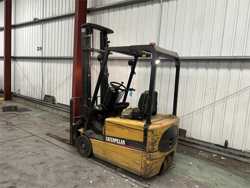 CAT EP16KT - Elektrický vysokozdvižný vozík: obrázek 3 CAT EP16KT - Elektrický vysokozdvižný vozík: obrázek 3