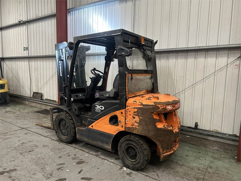 Doosan D30S-5 - Dieselový vysokozdvižný vozík: obrázek 3 Doosan D30S-5 - Dieselový vysokozdvižný vozík: obrázek 3