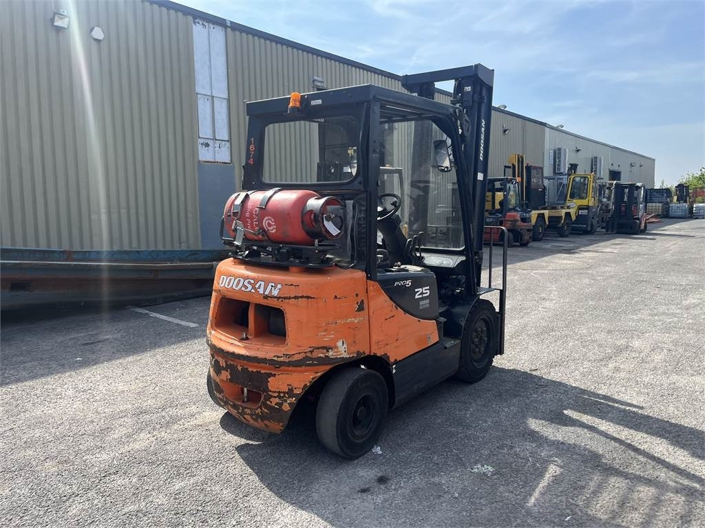 Doosan G25E-5 - Plynový vysokozdvižný vozík: obrázek 3 Doosan G25E-5 - Plynový vysokozdvižný vozík: obrázek 3