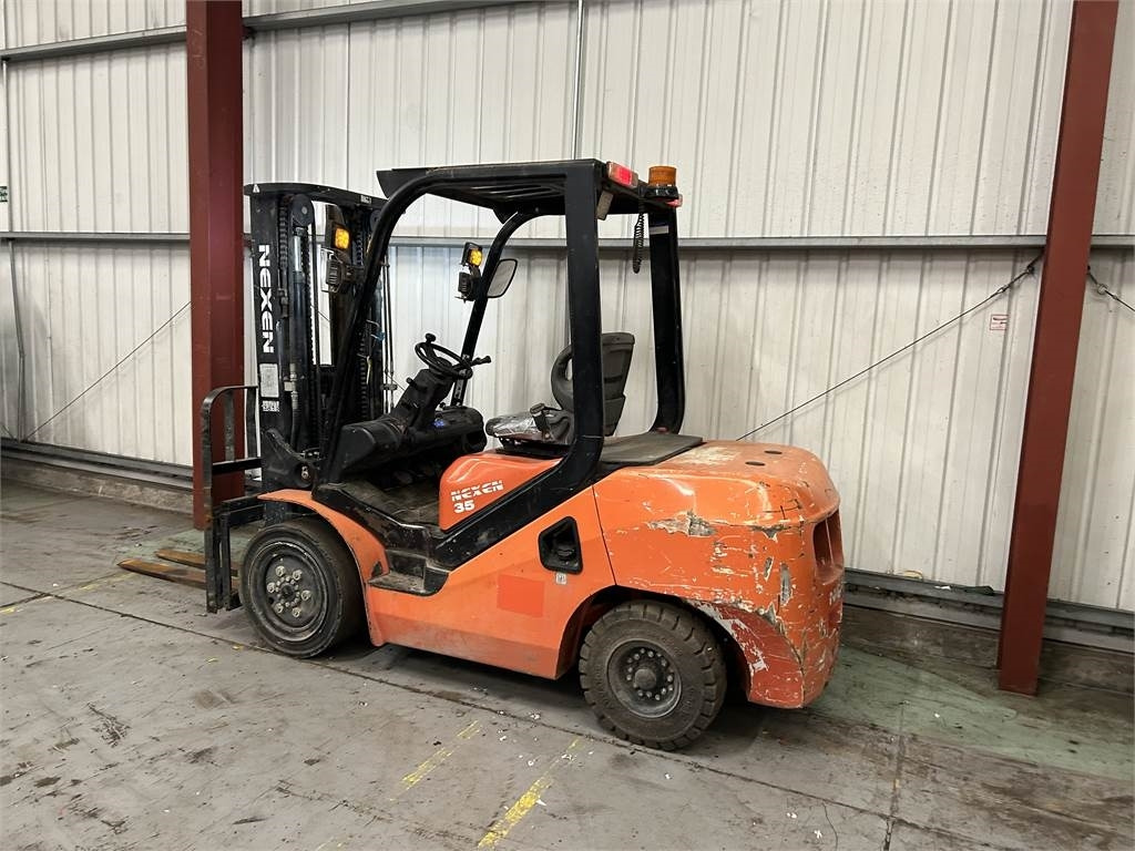 FD35 - Dieselový vysokozdvižný vozík: obrázek 3 FD35 - Dieselový vysokozdvižný vozík: obrázek 3