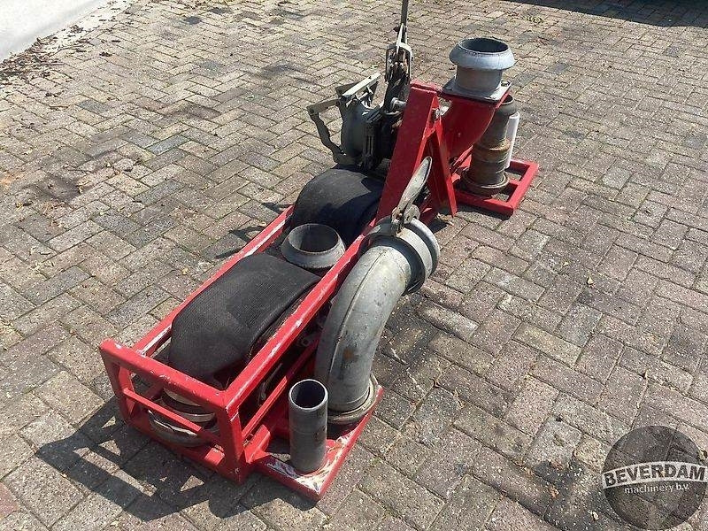 Bok met mestslangen en koppelingen - Rozmetadlo chlévské mrvy: obrázek 2 Bok met mestslangen en koppelingen - Rozmetadlo chlévské mrvy: obrázek 2