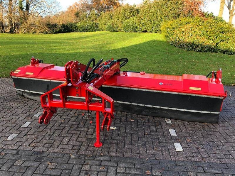 Dücker SFK 4500 veegmachine - Žací stroj: obrázek 1 Dücker SFK 4500 veegmachine - Žací stroj: obrázek 1
