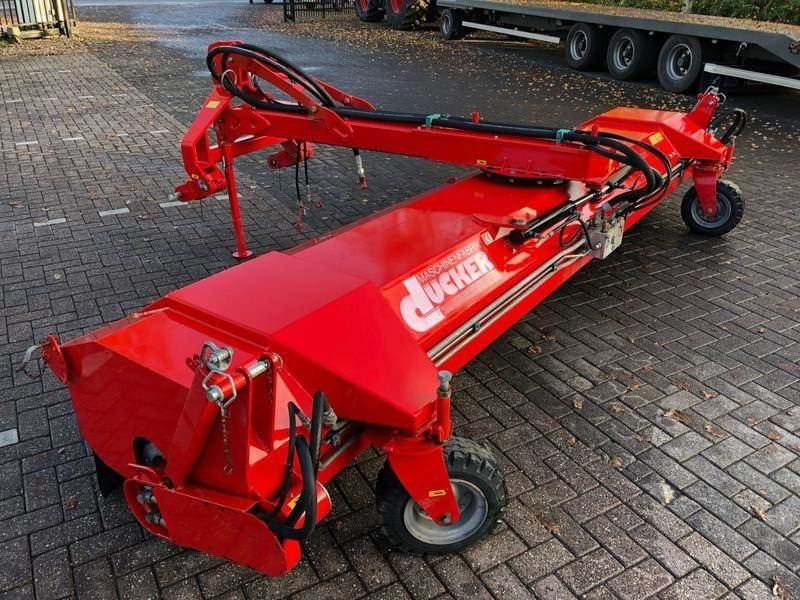 Dücker SFK 4500 veegmachine - Žací stroj: obrázek 4 Dücker SFK 4500 veegmachine - Žací stroj: obrázek 4