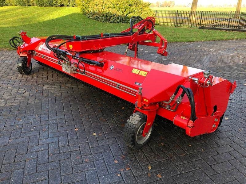 Dücker SFK 4500 veegmachine - Žací stroj: obrázek 3 Dücker SFK 4500 veegmachine - Žací stroj: obrázek 3