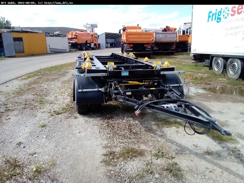 Hüffermann Vario-Carrier HMA 2424 ZB 3-Achs für Absetzmulde - Hákový/ Ramenový nosič přívěs: obrázek 1 Hüffermann Vario-Carrier HMA 2424 ZB 3-Achs für Absetzmulde - Hákový/ Ramenový nosič přívěs: obrázek 1