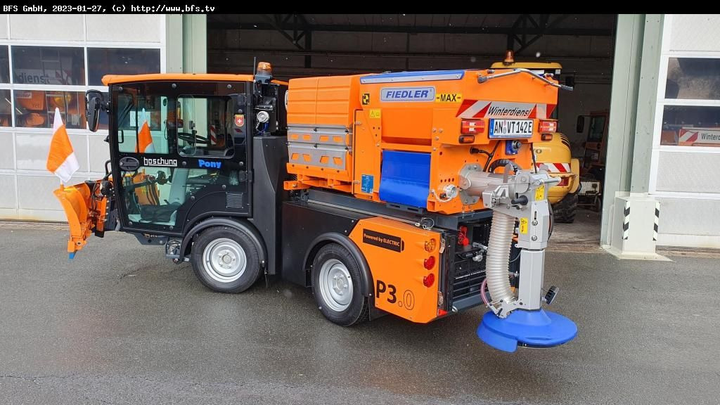 Pony P3.0 Pony P3.0 - Zametací vůz: obrázek 2 Pony P3.0 Pony P3.0 - Zametací vůz: obrázek 2