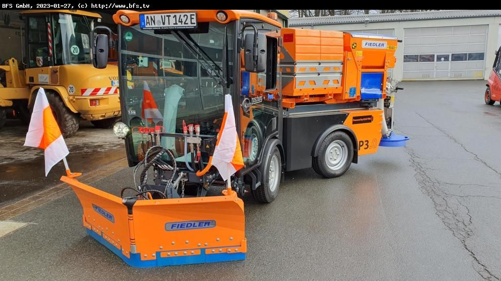 Pony P3.0 Pony P3.0 - Zametací vůz: obrázek 1 Pony P3.0 Pony P3.0 - Zametací vůz: obrázek 1