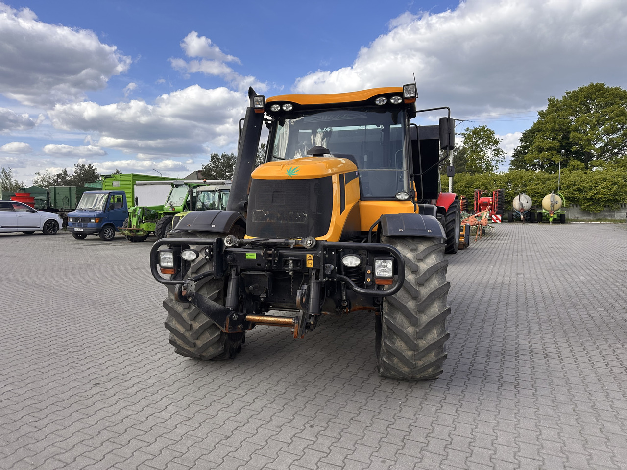 JCB FASTRAC 3230 - Traktor: obrázek 3 JCB FASTRAC 3230 - Traktor: obrázek 3