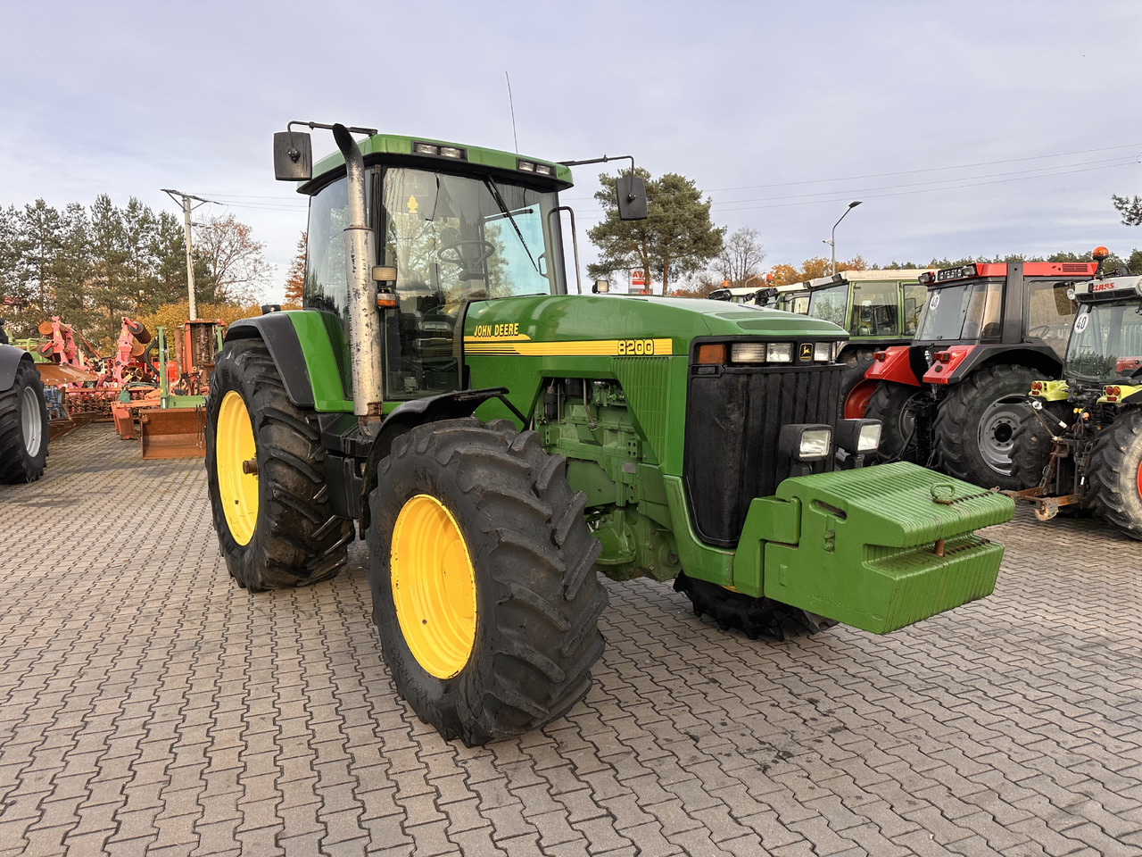 John Deere 8200 PowerShift 8.1 - Traktor: obrázek 1 John Deere 8200 PowerShift 8.1 - Traktor: obrázek 1