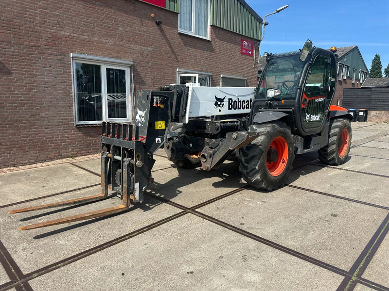 Bobcat T40.180 SLPB 31,CE, 3102 HOURS, 18 M , 4000KG 1200MM FORKS AIR CONDITIONER - Teleskopický manipulátor: obrázek 3 Bobcat T40.180 SLPB 31,CE, 3102 HOURS, 18 M , 4000KG 1200MM FORKS AIR CONDITIONER - Teleskopický manipulátor: obrázek 3