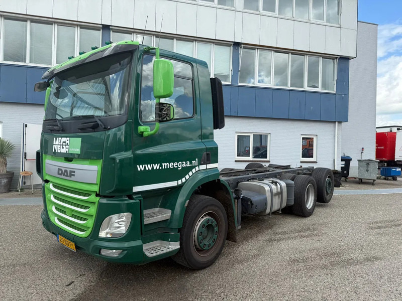 DAF CF 400 6X2 EURO 6 - ONLY 689.209 KM + STEERING AXLE - Podvozek s kabinou: obrázek 1 DAF CF 400 6X2 EURO 6 - ONLY 689.209 KM + STEERING AXLE - Podvozek s kabinou: obrázek 1