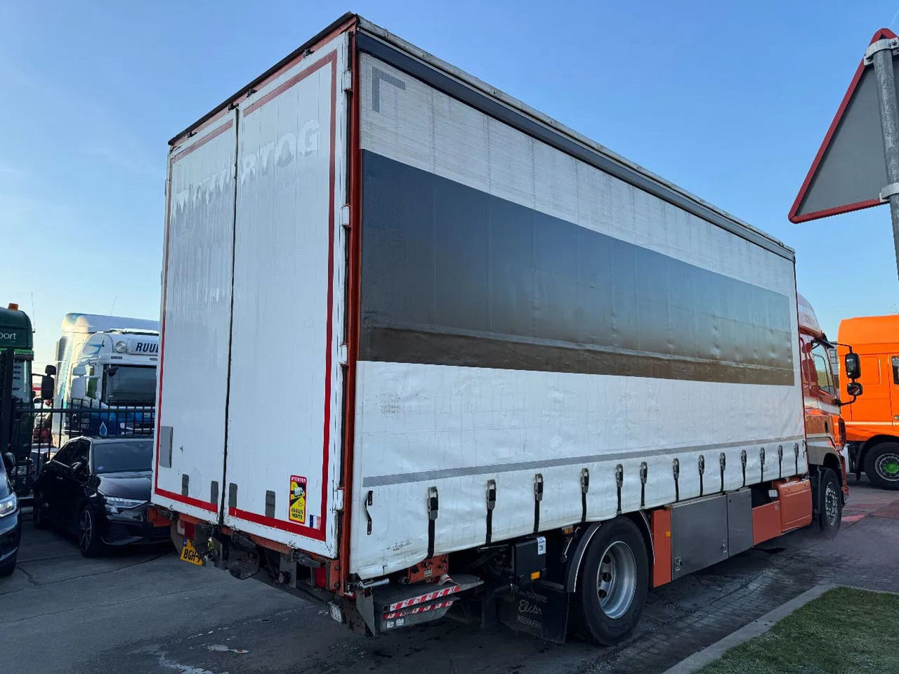 DAF CF 460 4X2 EURO 6 DHOLLANDIA LIFT 2000 KG TÜV TI DAF CF 460 4X2 EURO 6 DHOLLANDIA LIFT 2000 KG TÜV TI - Plachtový nákladní auto: obrázek 5 DAF CF 460 4X2 EURO 6 DHOLLANDIA LIFT 2000 KG TÜV TI DAF CF 460 4X2 EURO 6 DHOLLANDIA LIFT 2000 KG TÜV TI - Plachtový nákladní auto: obrázek 5