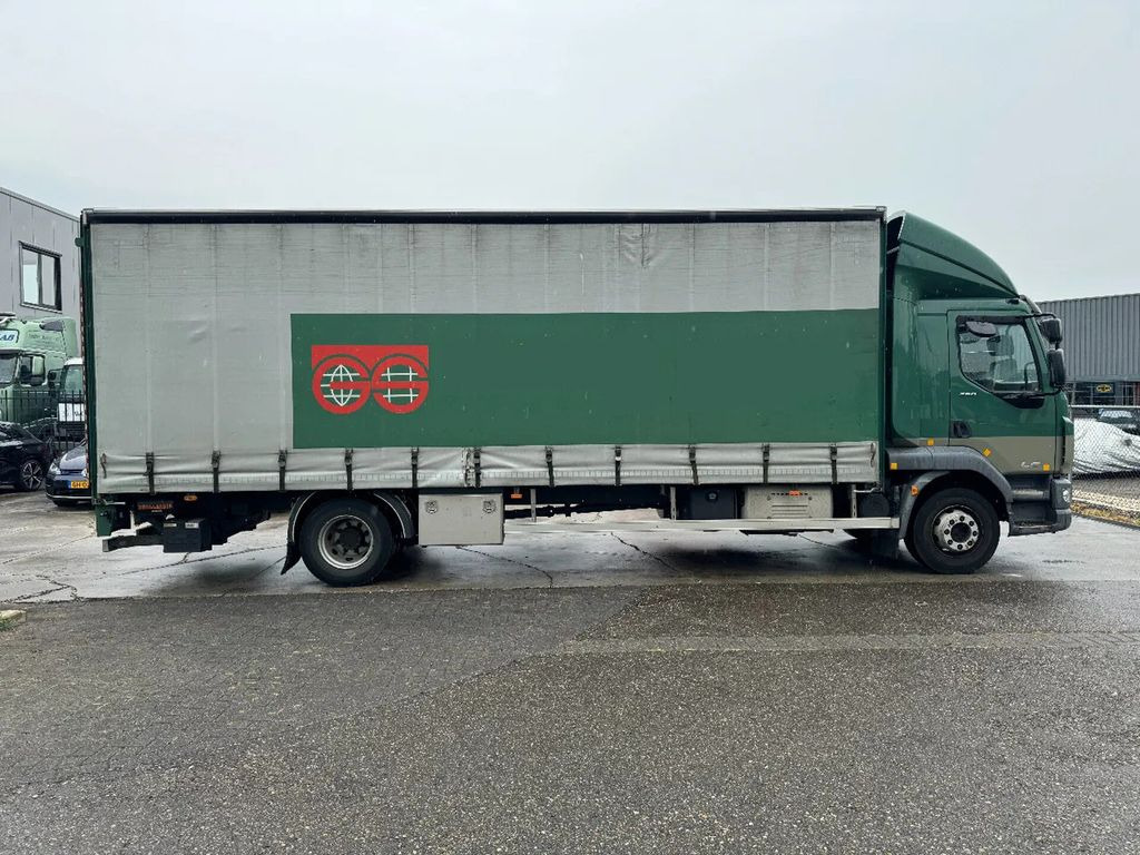 DAF LF 260 4X2 16T DHOLLANDIA LOAD LIFT + TÜV TILL 0 - Plachtový nákladní auto: obrázek 4 DAF LF 260 4X2 16T DHOLLANDIA LOAD LIFT + TÜV TILL 0 - Plachtový nákladní auto: obrázek 4