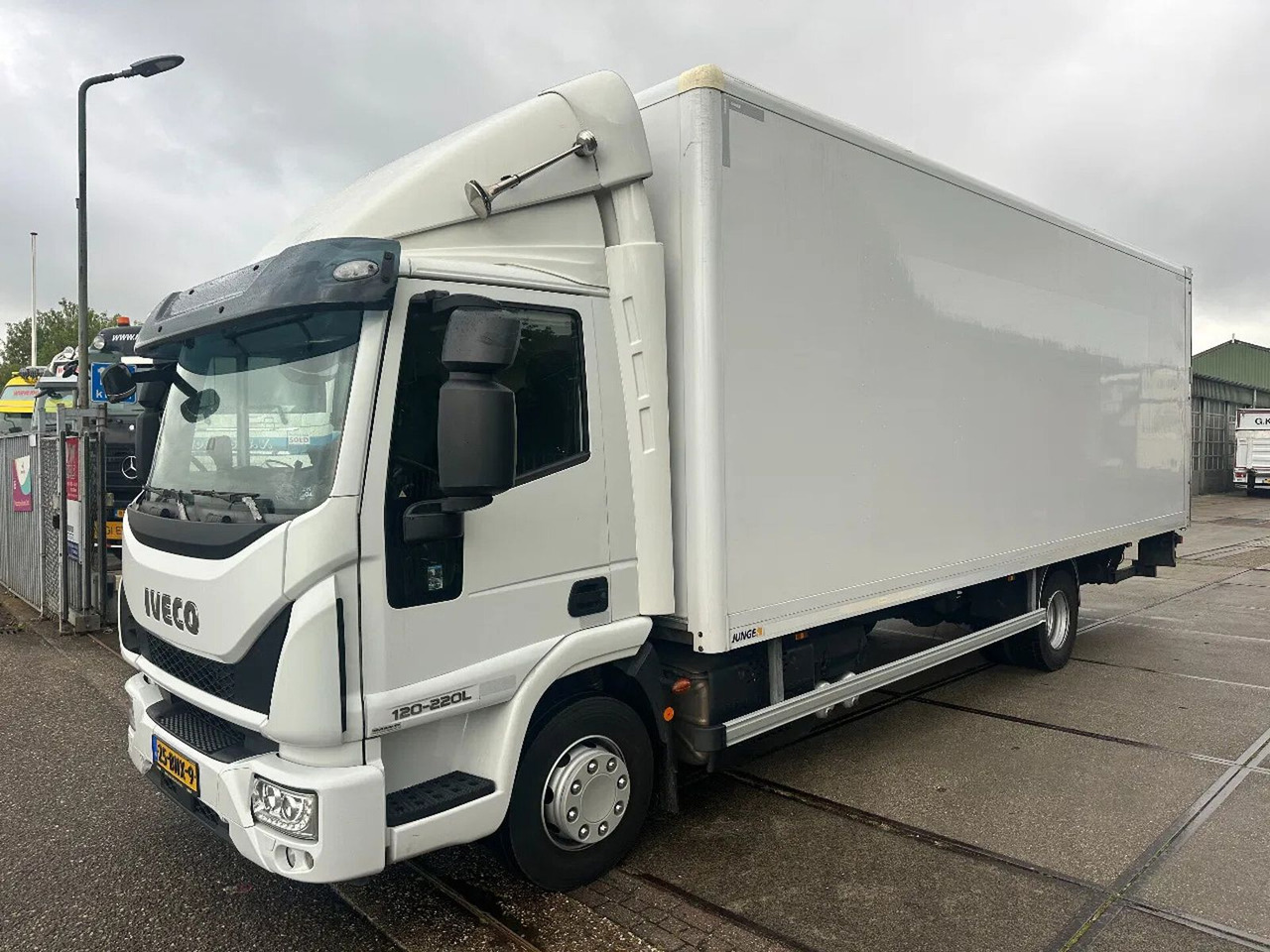 Iveco ML 120 -220 L, DHOLLANDIA LIFT, BOX 726X250X240 - Skříňový nákladní auto: obrázek 1 Iveco ML 120 -220 L, DHOLLANDIA LIFT, BOX 726X250X240 - Skříňový nákladní auto: obrázek 1