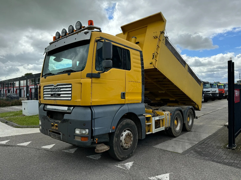 MAN TGA 26.530 6X4 MANUAL 3 PEDALS TIPPER KIPPER - Sklápěč: obrázek 1 MAN TGA 26.530 6X4 MANUAL 3 PEDALS TIPPER KIPPER - Sklápěč: obrázek 1