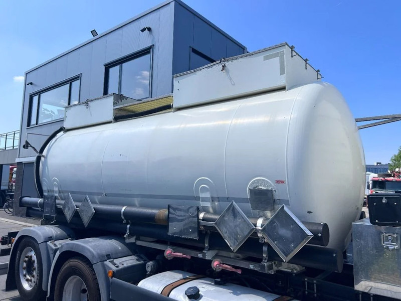MAN TGX 26.560 6X2 EURO 6 - 11.500L VACUUM CLEANER - 2 COMPARTIMENTEN + INTARDER - Čistič odpadových jam: obrázek 4 MAN TGX 26.560 6X2 EURO 6 - 11.500L VACUUM CLEANER - 2 COMPARTIMENTEN + INTARDER - Čistič odpadových jam: obrázek 4