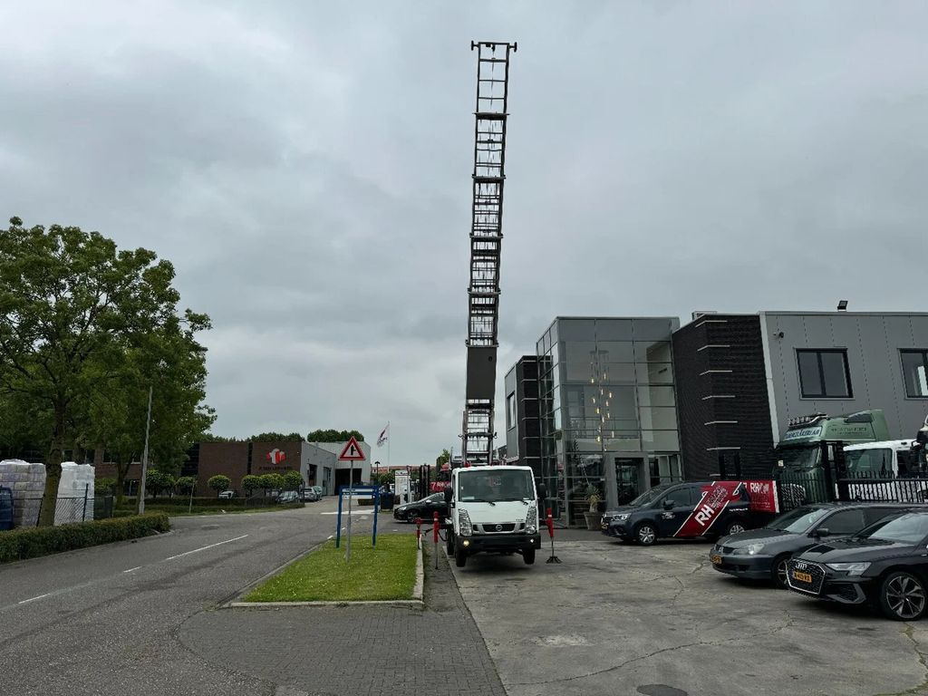 Autoplošina Nissan 3X UNIT CABSTAR 35.13 EURO 6 + LIFT 25 METER + R: obrázek 15