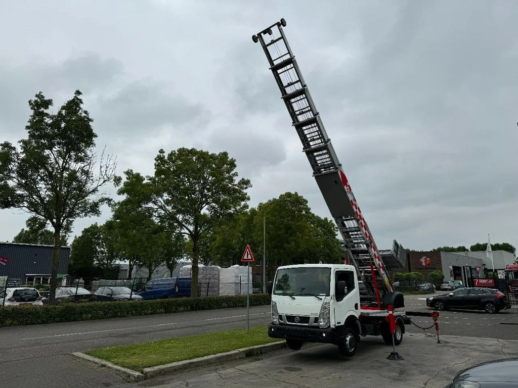 Autoplošina Nissan 3X UNIT CABSTAR 35.13 EURO 6 + LIFT 25 METER + R: obrázek 9