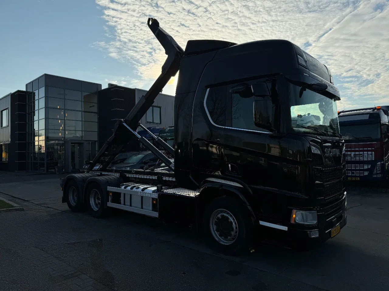 Scania R580 V8 NGS 6X2 EURO 6 VDL 20T HOOK - Hákový nosič kontejnerů: obrázek 4 Scania R580 V8 NGS 6X2 EURO 6 VDL 20T HOOK - Hákový nosič kontejnerů: obrázek 4