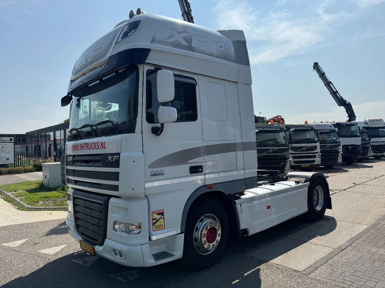 DAF XF 105.510 4X2 SKIRTS ADR RETARDER STANDKLIMA - Tahač: obrázek 1 DAF XF 105.510 4X2 SKIRTS ADR RETARDER STANDKLIMA - Tahač: obrázek 1
