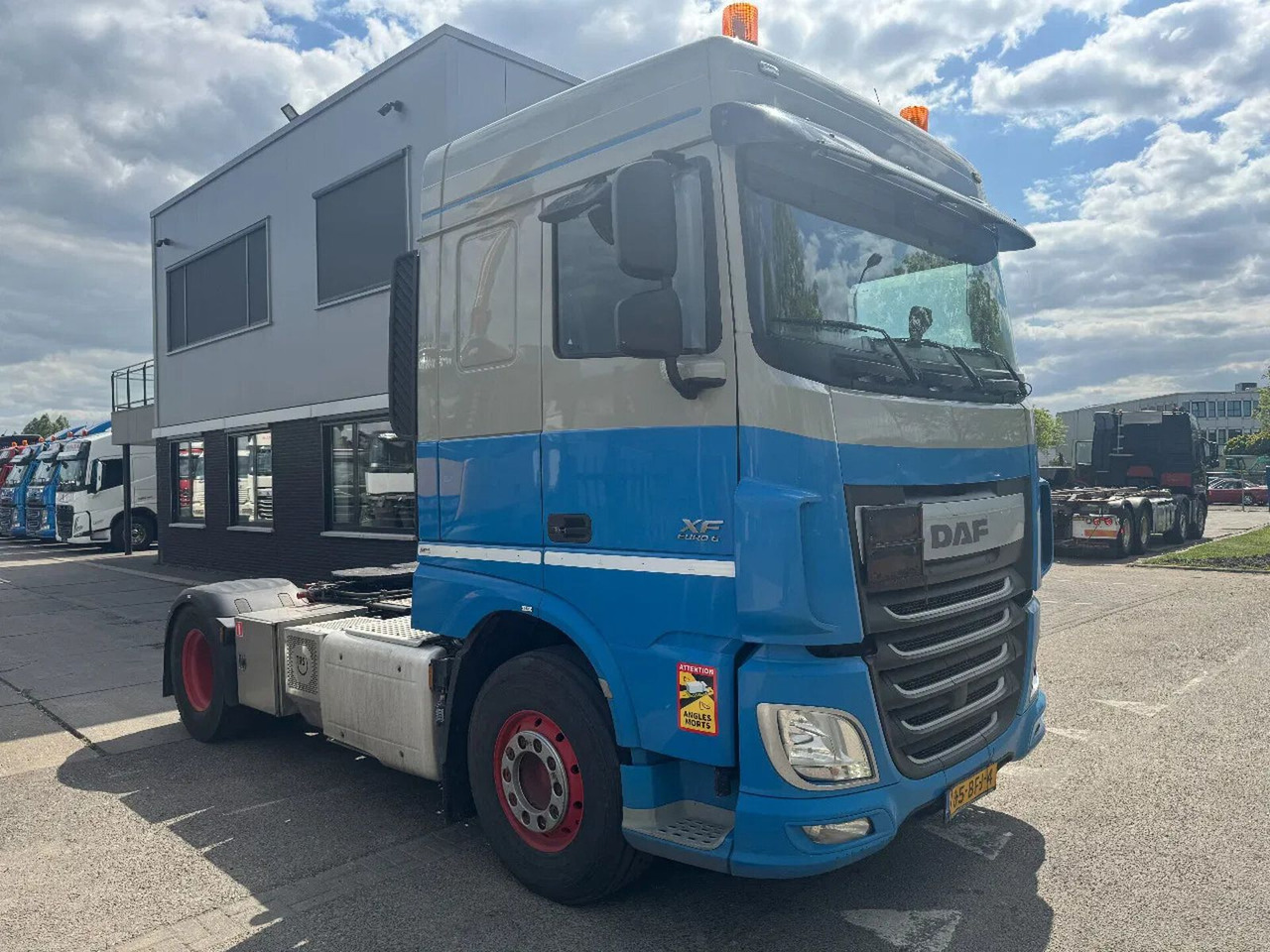 DAF XF 460 4X2 EURO 6 ADR TRS SYSTEM - Tahač: obrázek 3 DAF XF 460 4X2 EURO 6 ADR TRS SYSTEM - Tahač: obrázek 3