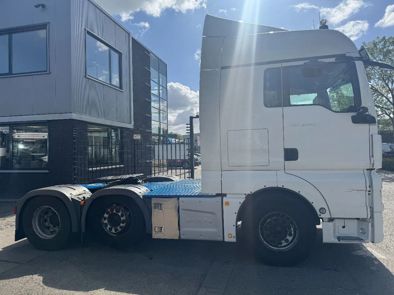 MAN TGX 26.480 6X2 EURO 6 SPOILERS AUTOMATIC - Tahač: obrázek 4 MAN TGX 26.480 6X2 EURO 6 SPOILERS AUTOMATIC - Tahač: obrázek 4