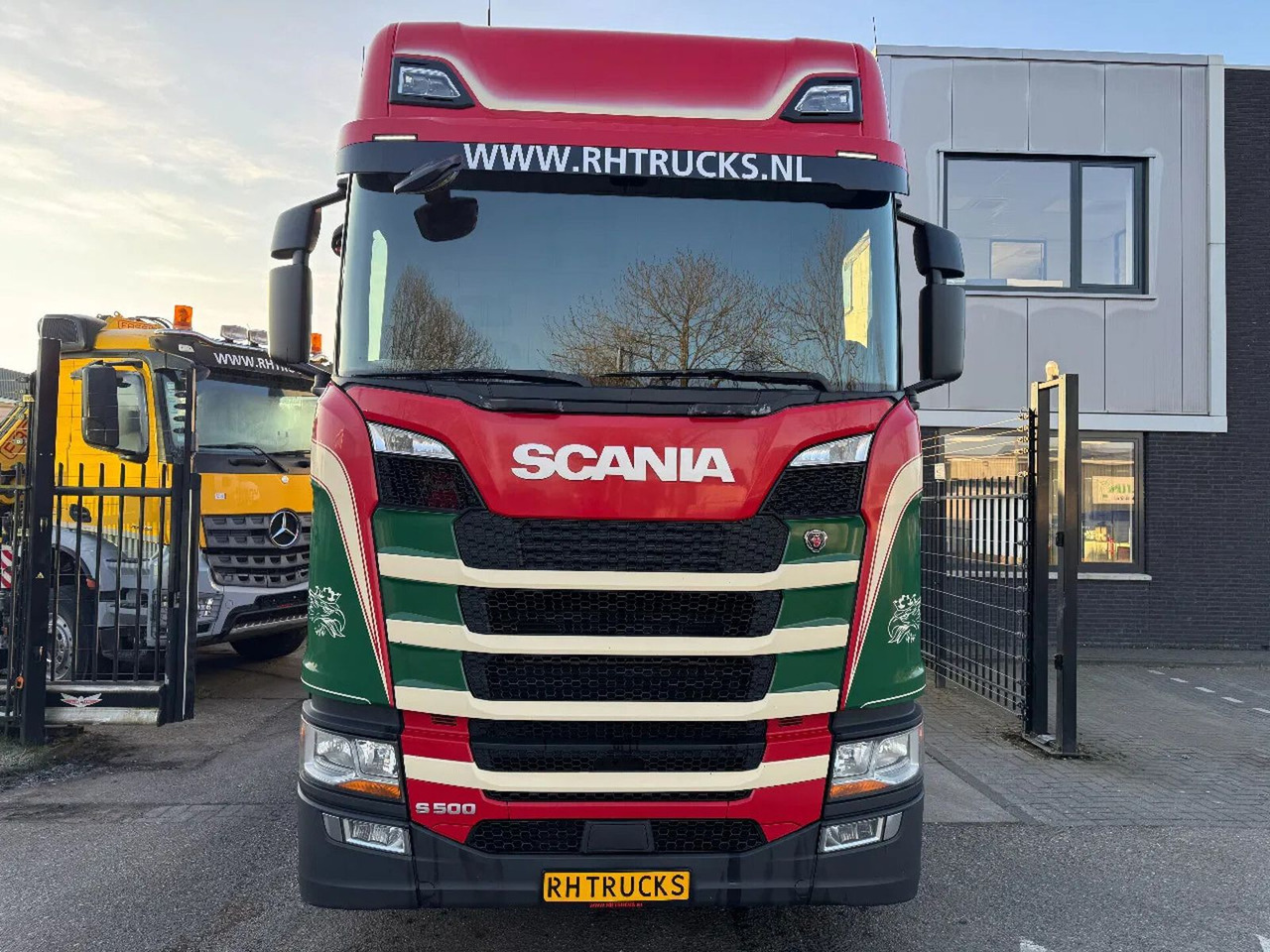 Scania S500 6X2 - EURO 6 + LIFT AXLE Scania S500 6X2 - EURO 6 + LIFT AXLE - Tahač: obrázek 2 Scania S500 6X2 - EURO 6 + LIFT AXLE Scania S500 6X2 - EURO 6 + LIFT AXLE - Tahač: obrázek 2