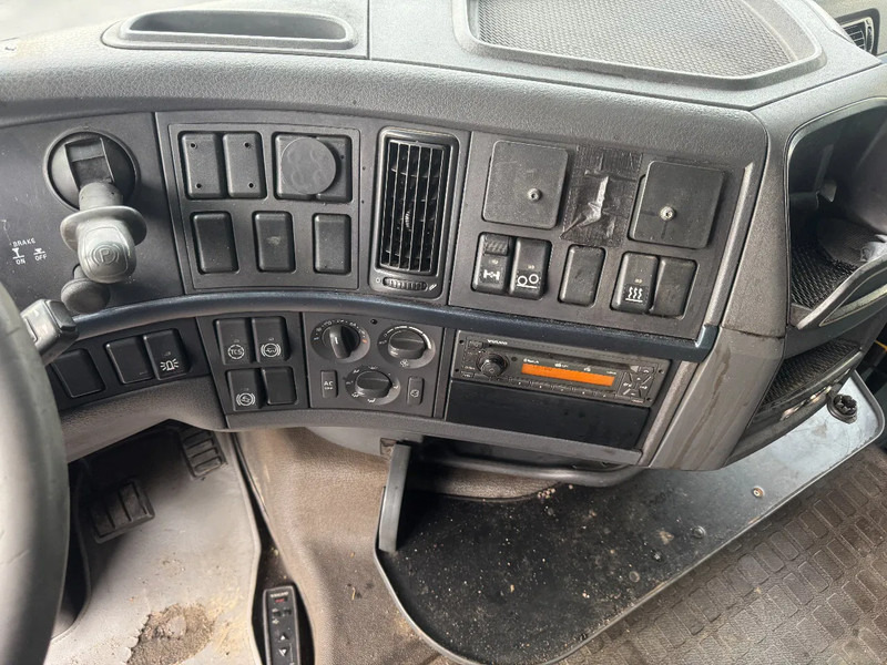 Tahač Volvo FH 13.460 6X2 LIFTING / STEERING AXLE: obrázek 12