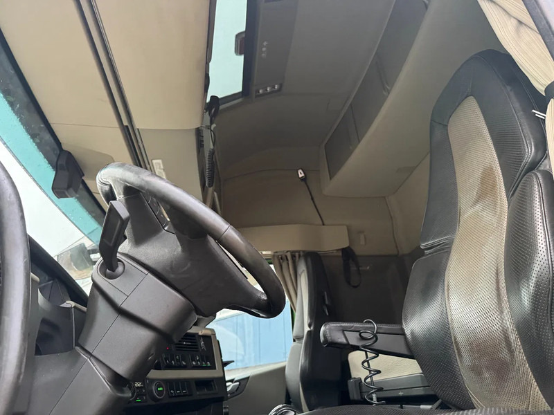 Tahač Volvo FH 460 6X2 EURO 6 HYDRAULIC: obrázek 14 Tahač Volvo FH 460 6X2 EURO 6 HYDRAULIC: obrázek 14