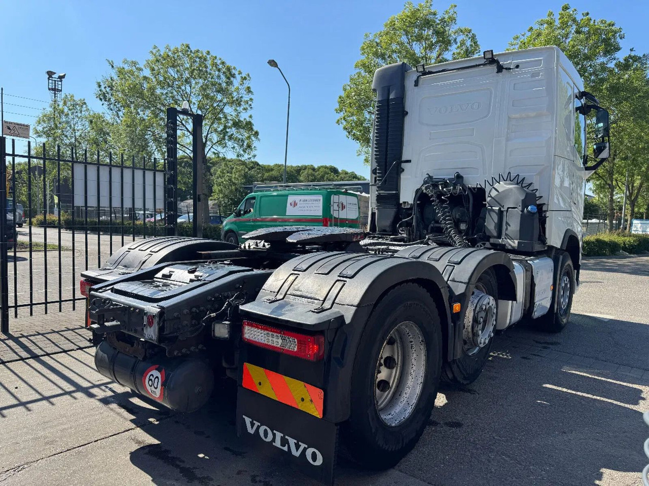 Volvo FH 460 6X2 - EURO 6 + LIFTING AXLE - Tahač: obrázek 4 Volvo FH 460 6X2 - EURO 6 + LIFTING AXLE - Tahač: obrázek 4