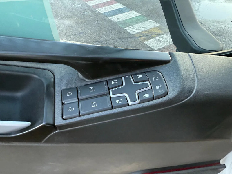 Tahač Volvo FH 500 6X4 - BIG AXLES - EURO 6 + TIPPER HYDRAULICS: obrázek 18