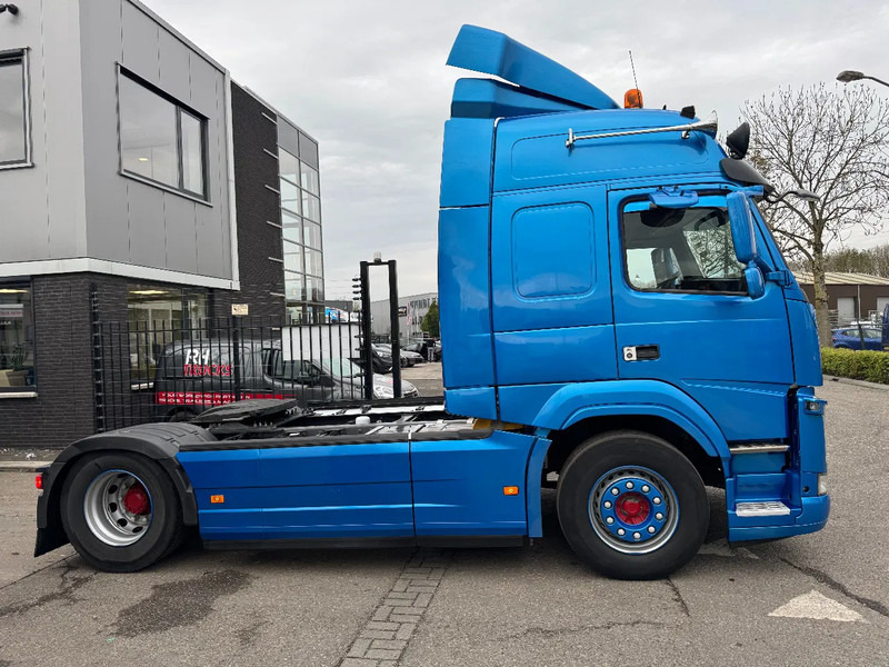 Volvo FM 370 4X2 SPOILERS EURO 6 SKIRTS HOLLAND TRUCK TÜV TILL 09-2025 - Tahač: obrázek 4 Volvo FM 370 4X2 SPOILERS EURO 6 SKIRTS HOLLAND TRUCK TÜV TILL 09-2025 - Tahač: obrázek 4