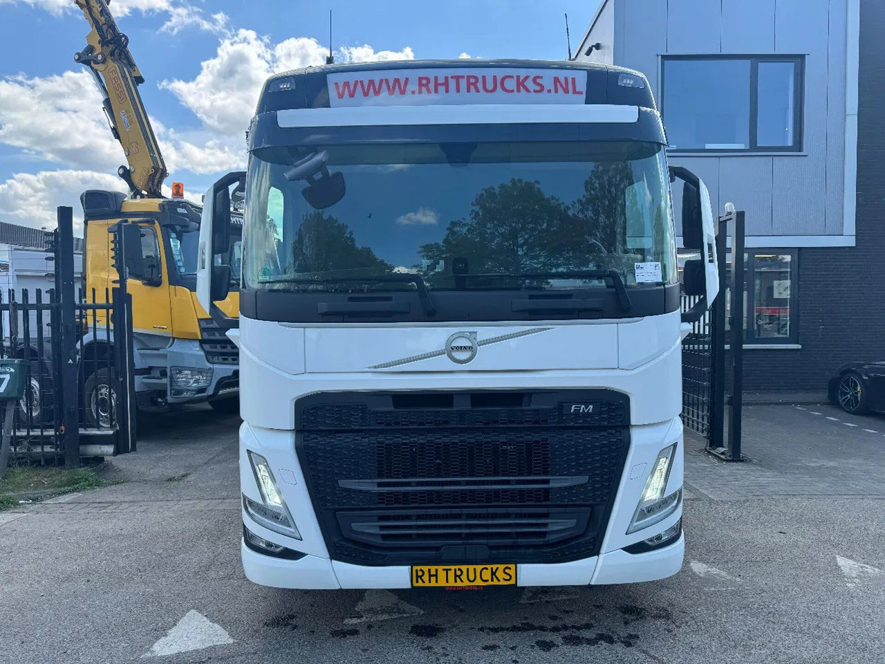 Volvo FM 380 4X2 EURO 6 NEW FACE SKIRTS AIRCO SPOILERS - Tahač: obrázek 2 Volvo FM 380 4X2 EURO 6 NEW FACE SKIRTS AIRCO SPOILERS - Tahač: obrázek 2