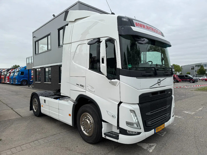 Volvo FM 380 4X2 EURO 6 NEW FACE SKIRTS AIRCO SPOILERS - Tahač: obrázek 3 Volvo FM 380 4X2 EURO 6 NEW FACE SKIRTS AIRCO SPOILERS - Tahač: obrázek 3