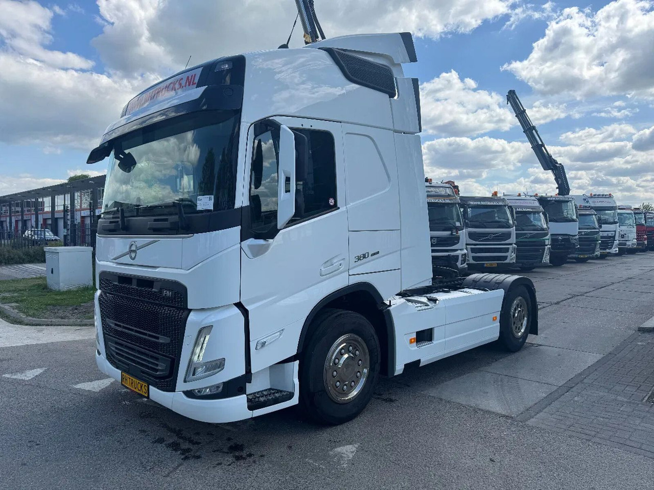 Volvo FM 380 4X2 EURO 6 NEW FACE SKIRTS AIRCO SPOILERS - Tahač: obrázek 1 Volvo FM 380 4X2 EURO 6 NEW FACE SKIRTS AIRCO SPOILERS - Tahač: obrázek 1
